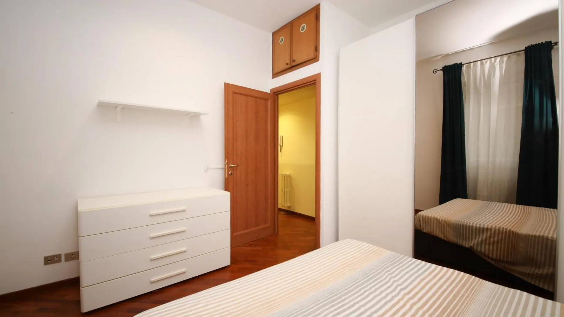 Apartment Yellowmat By Ghor Rome